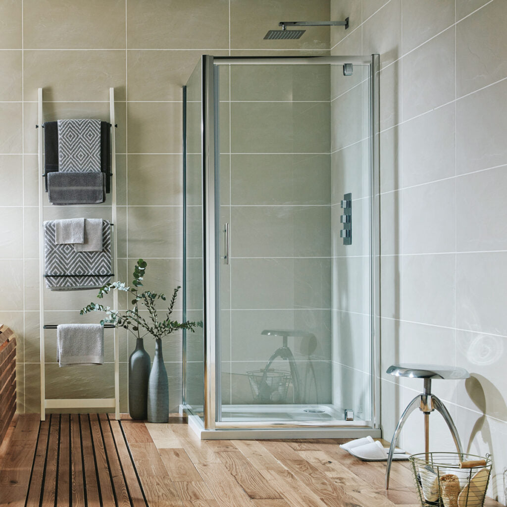 700 Pivot Door
